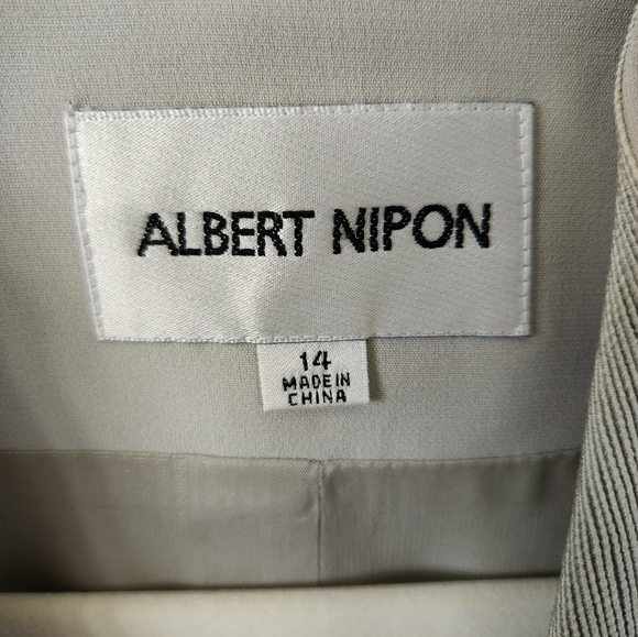 Albert Nipon Vintage 2 Piece Skirt Suit - Picture 3 of 17